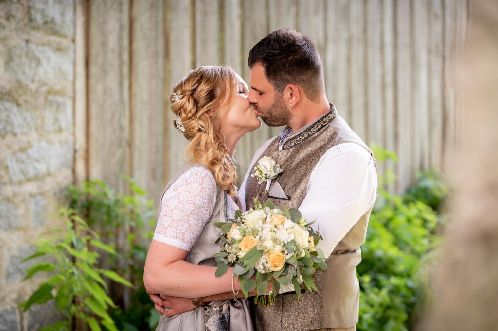 Landhochzeit in den bayerischen Bergen