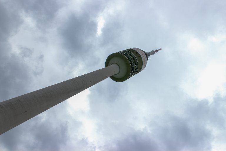 Olympiaturm München Handrugan